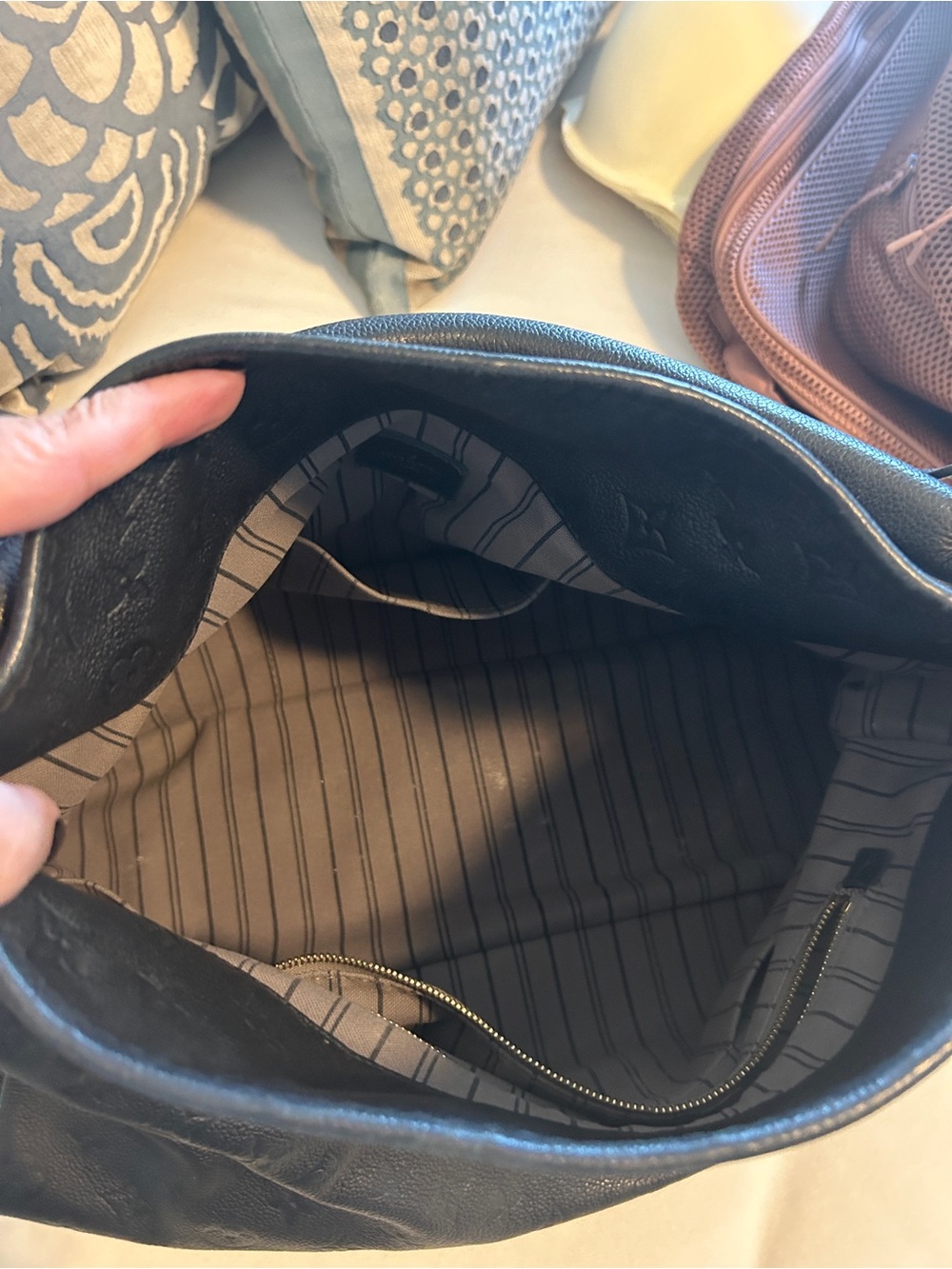 Louis Vuitton Artsy MM Empreinte Black - Picture 9 of 10